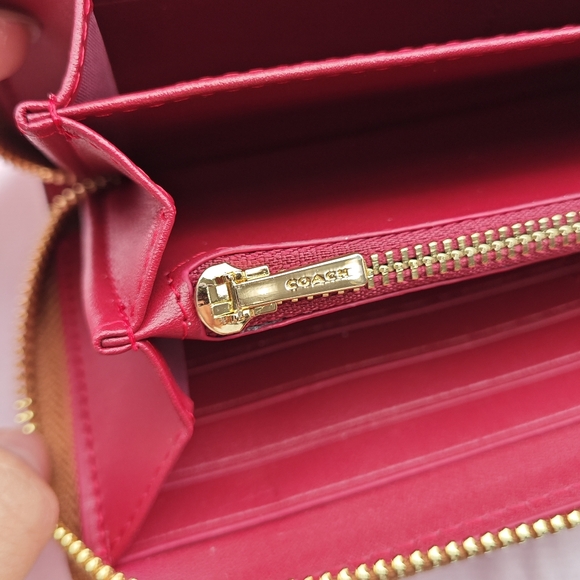 Coach Wallet - Picture 8 of 9